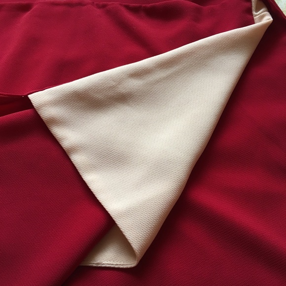 LINE & DOT Sleeveless Top - Picture 2 of 7